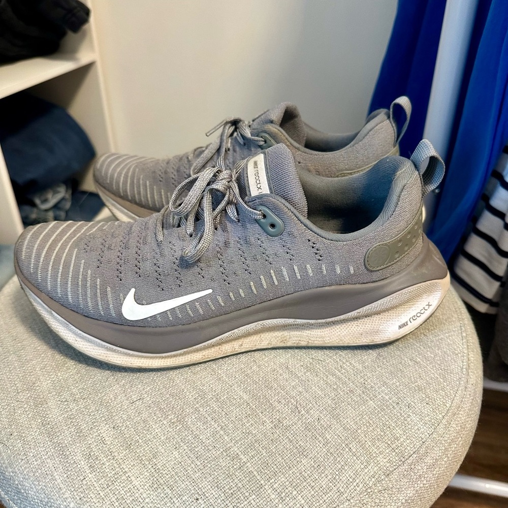 Nike women’s sneakers